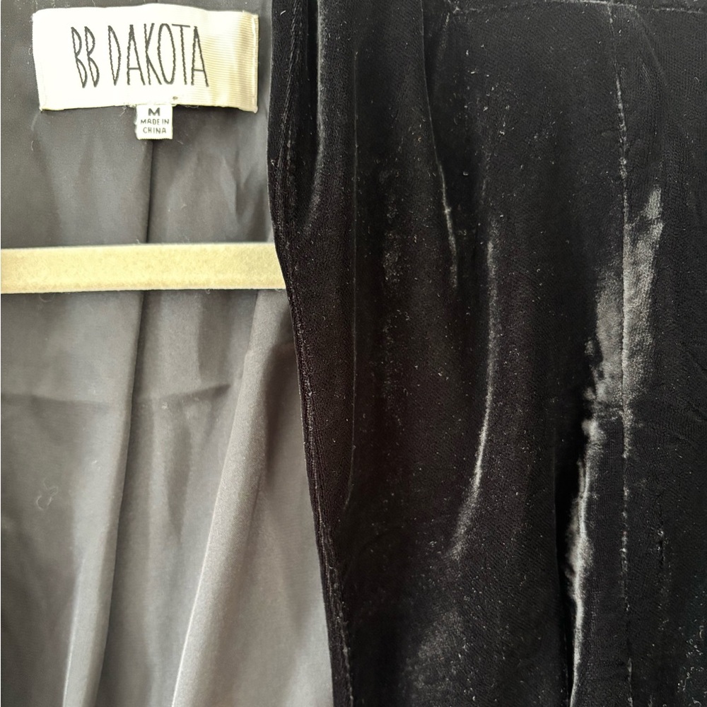 BB Dakota Women's Elegant Black Velvet Blazer - Picture 2 of 4